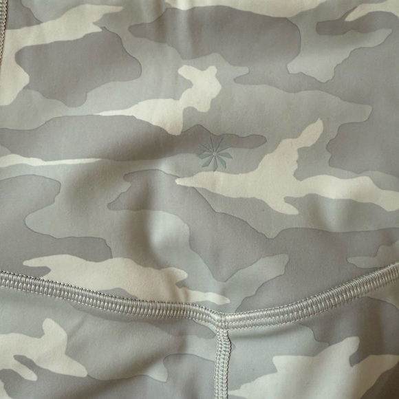 Athleta Elation Gray Camo 7/8 Tight Leggings SZ MED TALL - Picture 8 of 8